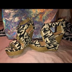 JustFab wedges size 8